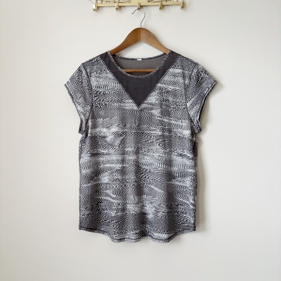 lululemon athletica Tops - Lululemon For The Run Top Medium Swerve Vapor Metal Grey
